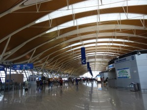 上海浦東国際空港T2内部