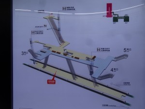 巨峰路駅構内図