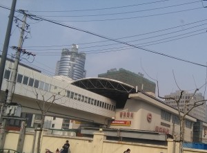 曹楊路駅外観