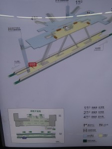虹莘路駅構内図