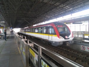 江湾城鎮駅ホーム