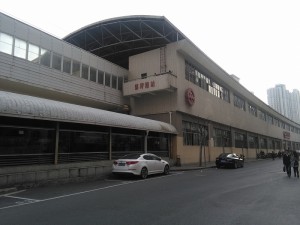 鎮坪路駅外観
