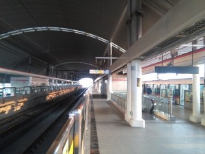 富錦路駅ホーム