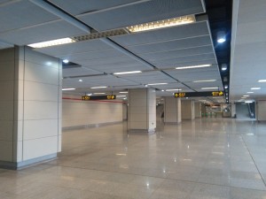 宝安公路駅コンコース