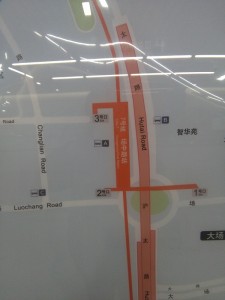 場中路駅周辺図（出入り口）