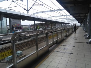 剣川路駅ホーム