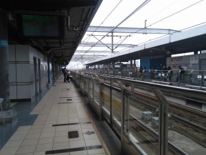 東川路駅ホーム