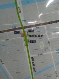 華夏東路駅周辺図（出入り口）