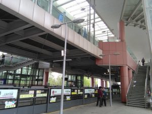 昌吉東路駅ホーム