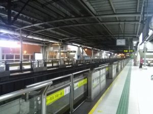 張華浜駅ホーム