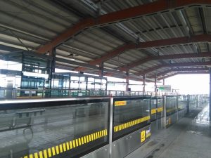 恵南東駅ホーム