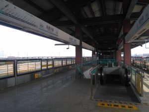 華夏中路駅ホーム