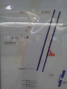 藍村路駅構内図