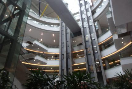 虹橋枢紐東交通中心