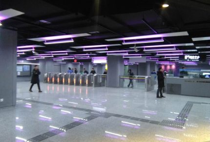 上海火車站駅西出口