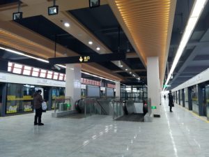 徐盈路駅ホーム