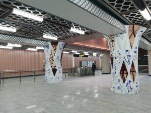 蟠龍路駅コンコース