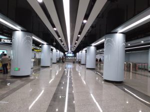 蓮渓路駅コンコース