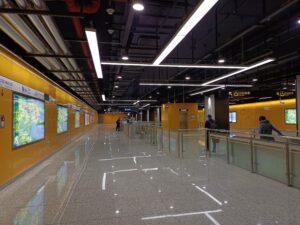 梅嶺北路駅コンコース