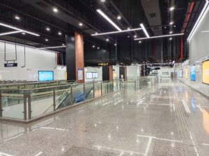 南大路駅コンコース