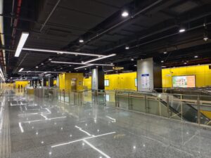 景洪路駅コンコース